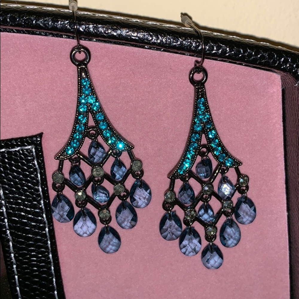 Chandelier earrings